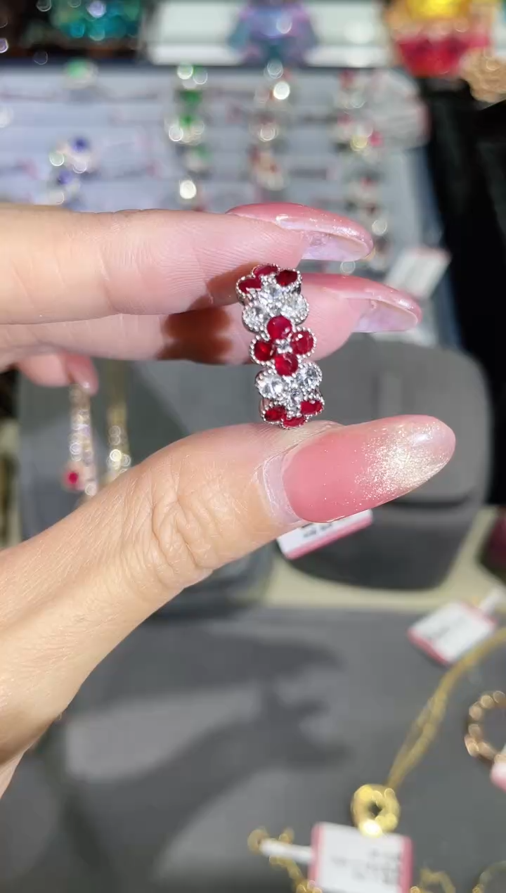 戒指18K金镶嵌红宝石戒指