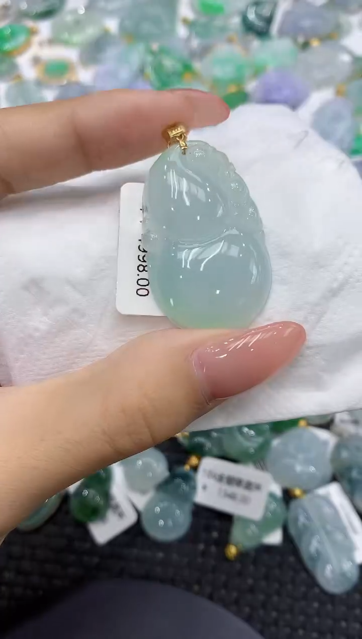 颈饰18K金镶嵌翡翠111111111111