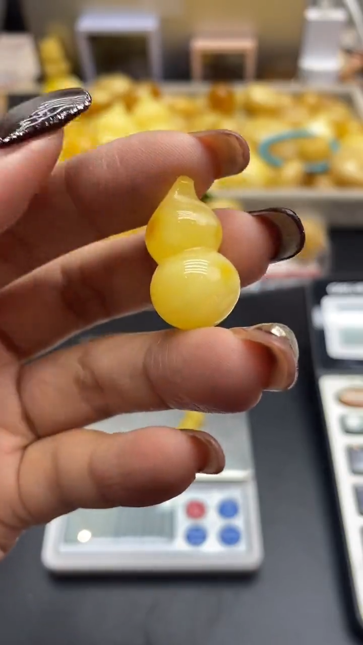 琥珀未镶嵌珠宝奇石502