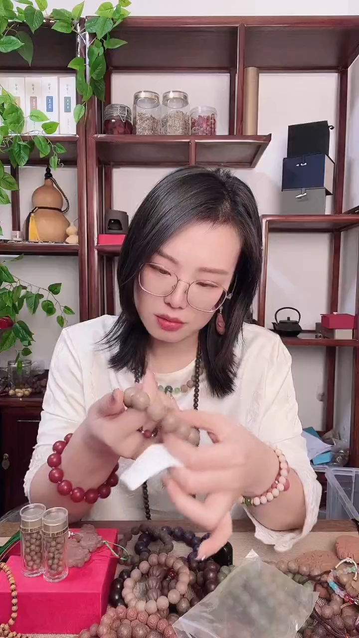 珠串瑕疵碧云散香方的手串