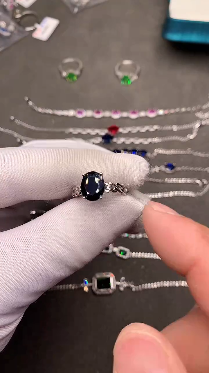 【闪购商品】蓝宝石戒指银S925镶嵌....