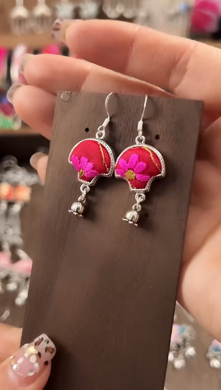 【闪购商品】织绣民族风老绣饰品529