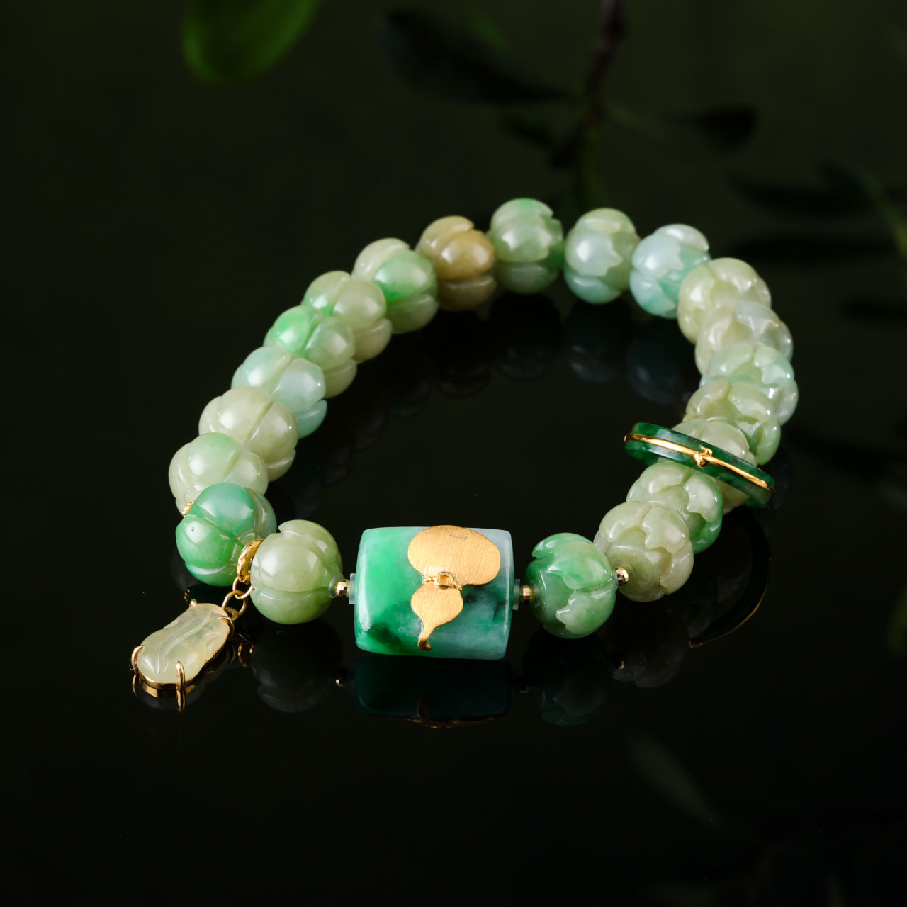 【意婵】《映秋荷》天然18K金缅A黄加绿老翡翠精雕莲花-915183