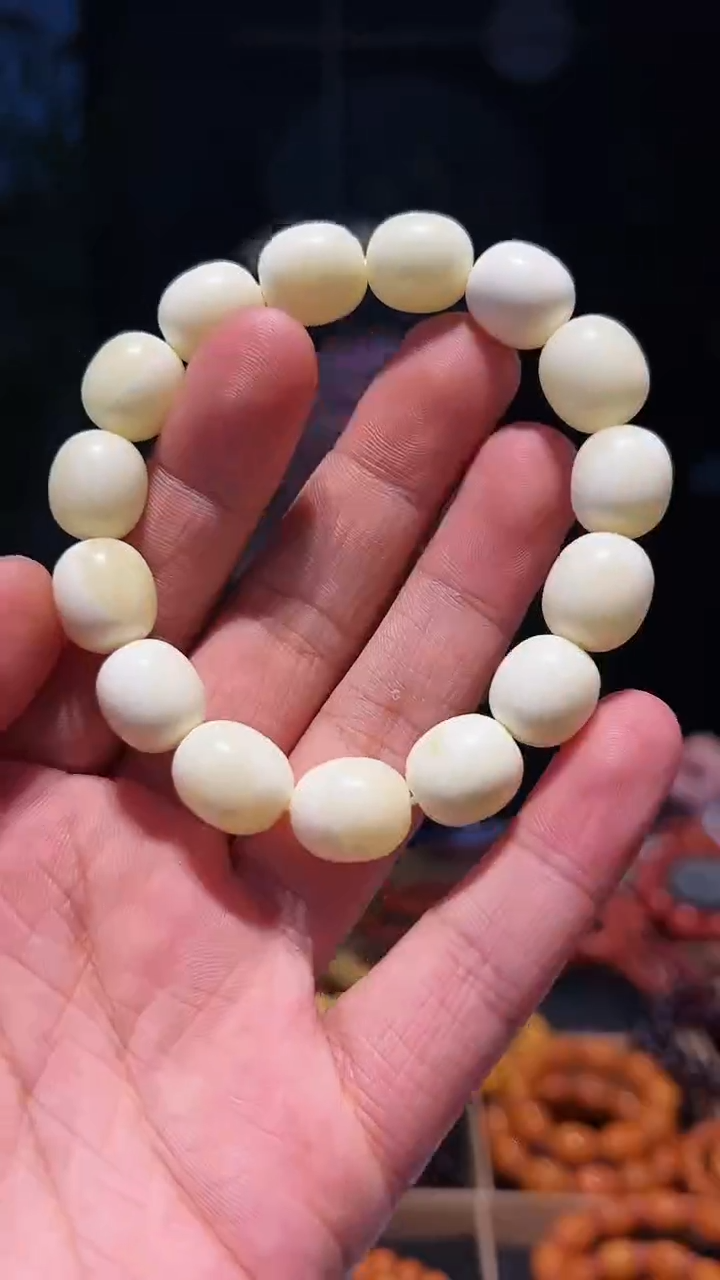 【闪购商品】蜜蜡手串未镶嵌12左右枣蜡