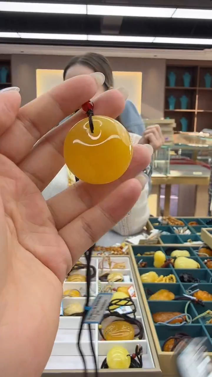 琥珀颈饰未镶嵌151秒拍号 假一罚三 