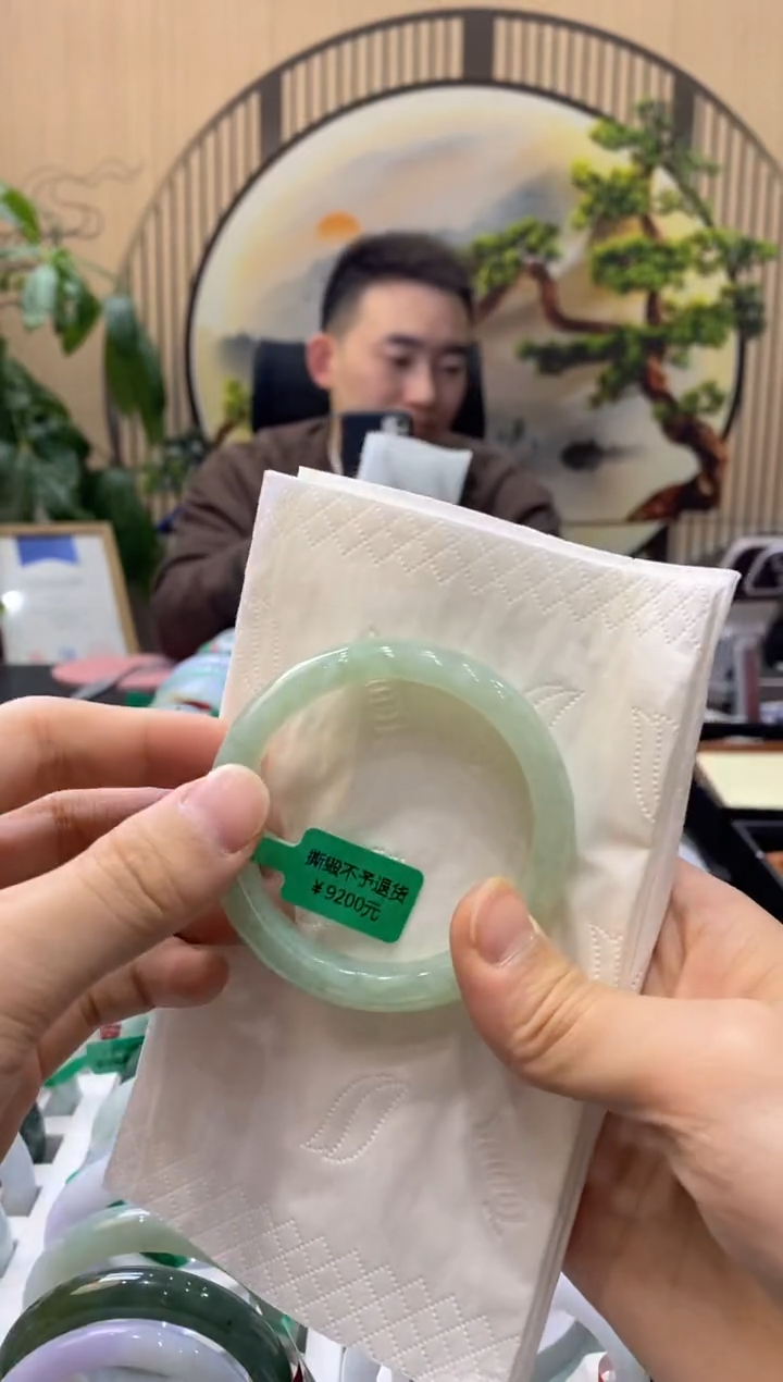 【闪购商品】翡翠手镯未镶嵌000010413