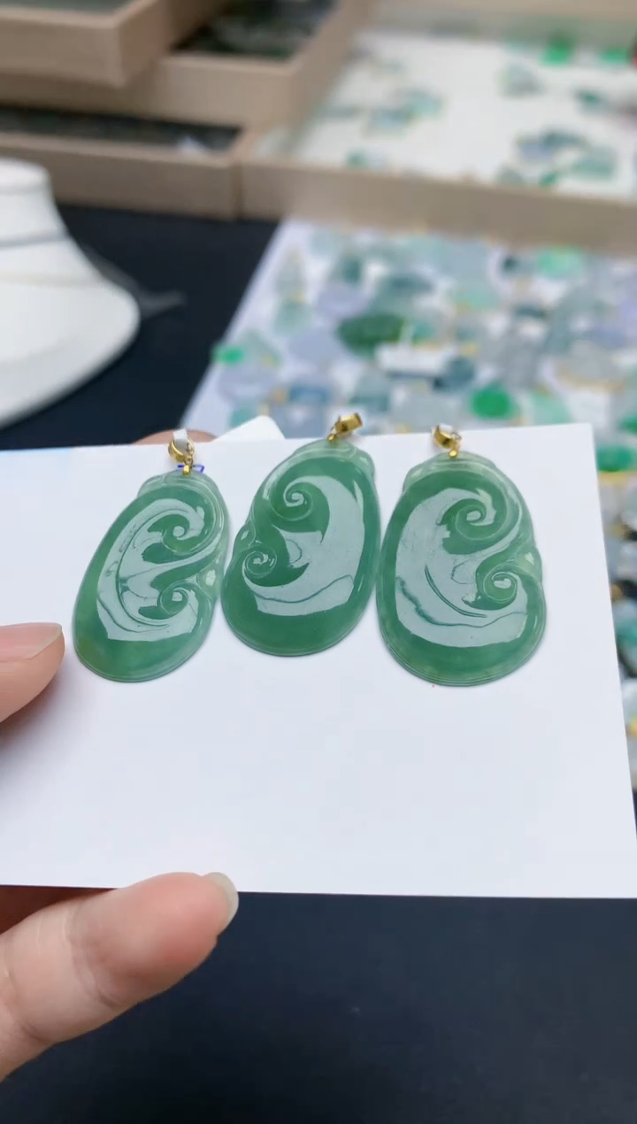 【闪购商品】翡翠颈饰18K金镶嵌天然翡翠A货（多样性发其一）