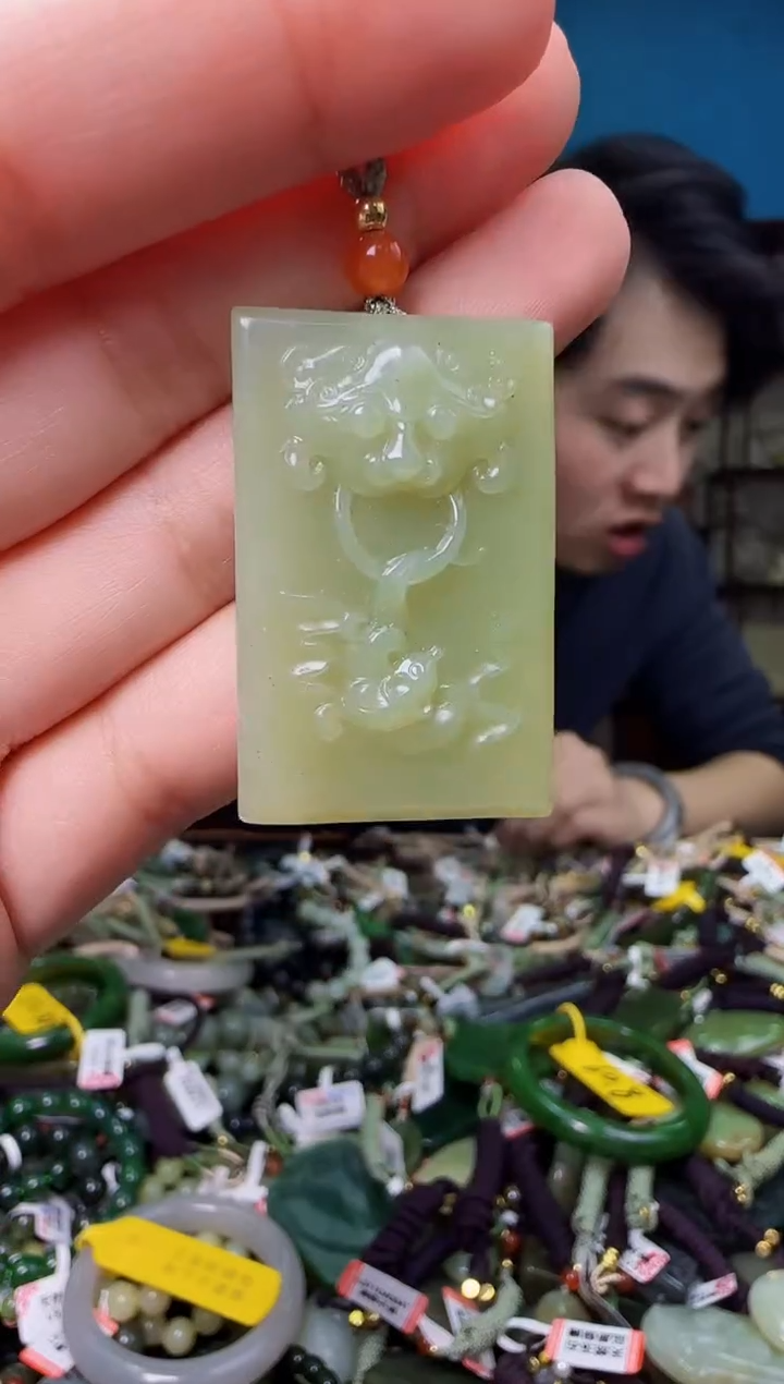 颈饰未镶嵌和田玉1