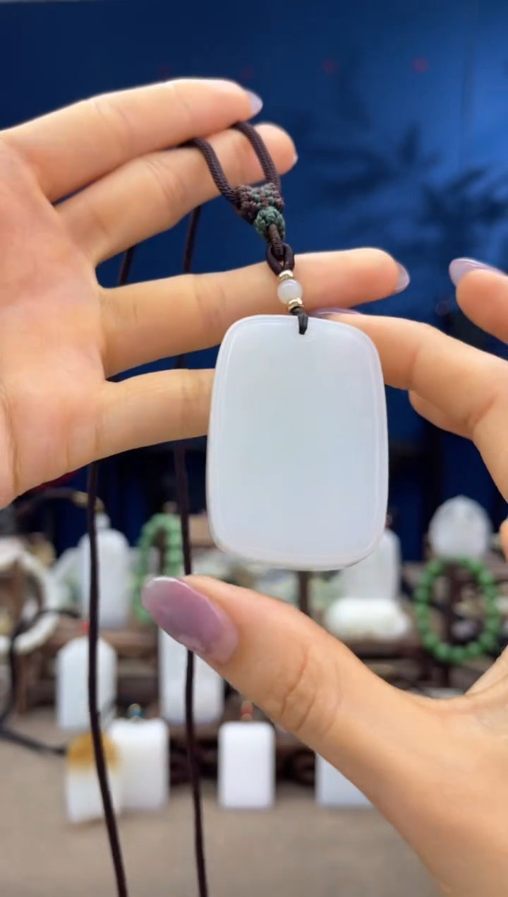 和田玉未镶嵌颈饰1