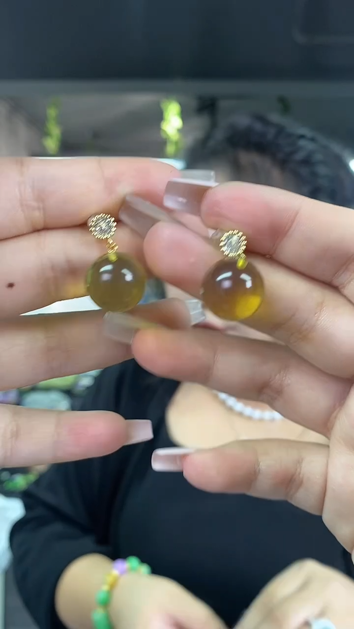 未镶嵌蓝珀裸石多样性发其一颜色微差