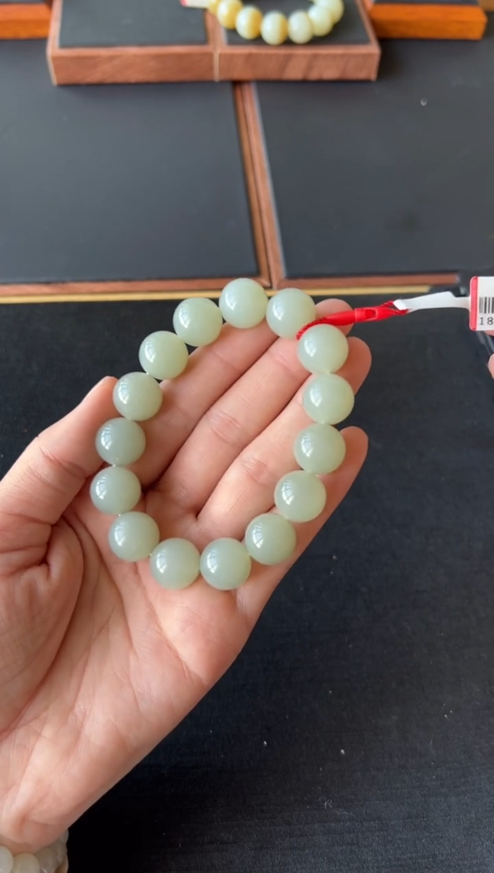 【闪购商品】和田玉手串未镶嵌且末微色差近矿卡14