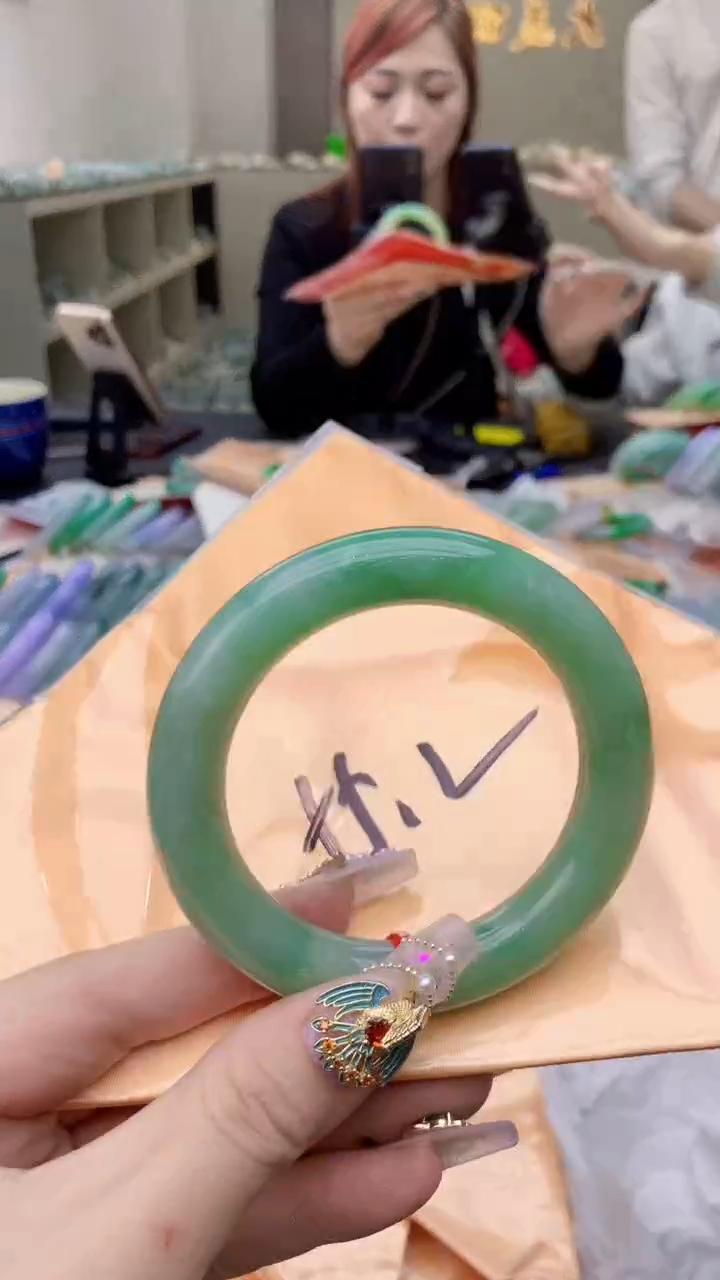 【闪购商品】翡翠手镯未镶嵌0733009474