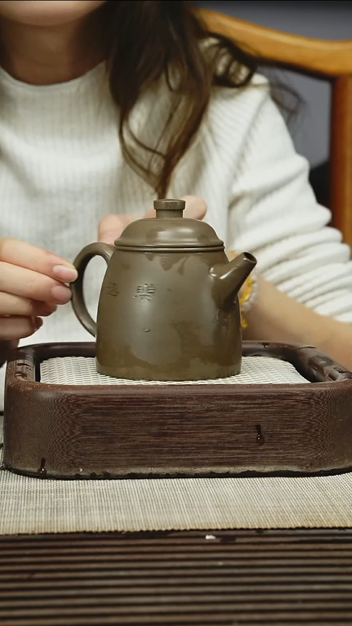 茶壶紫砂300CC  