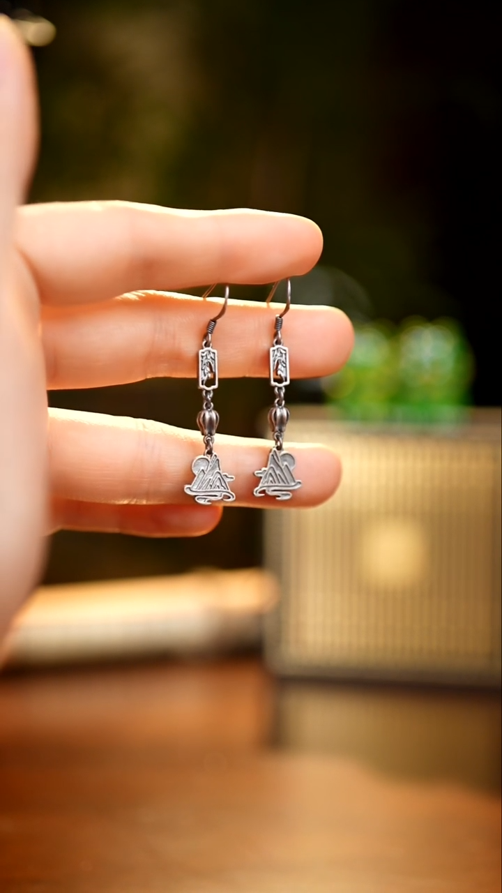 刺绣私人定制苗族手工A24