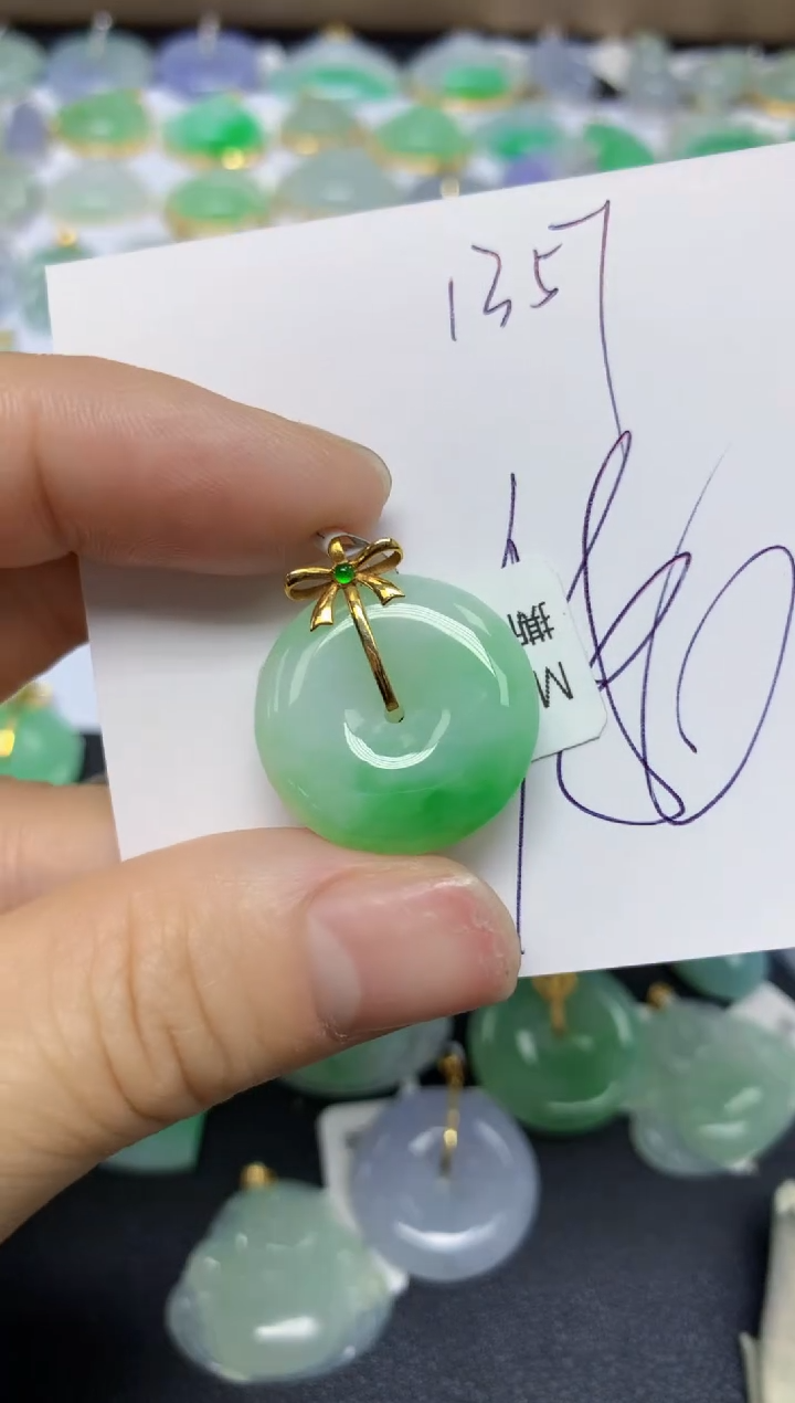 【闪购商品】翡翠18K金镶嵌挂件天然翡翠A货