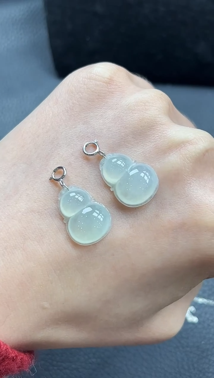 【闪购商品】翡翠颈饰18K金镶嵌葫芦多样性发1件