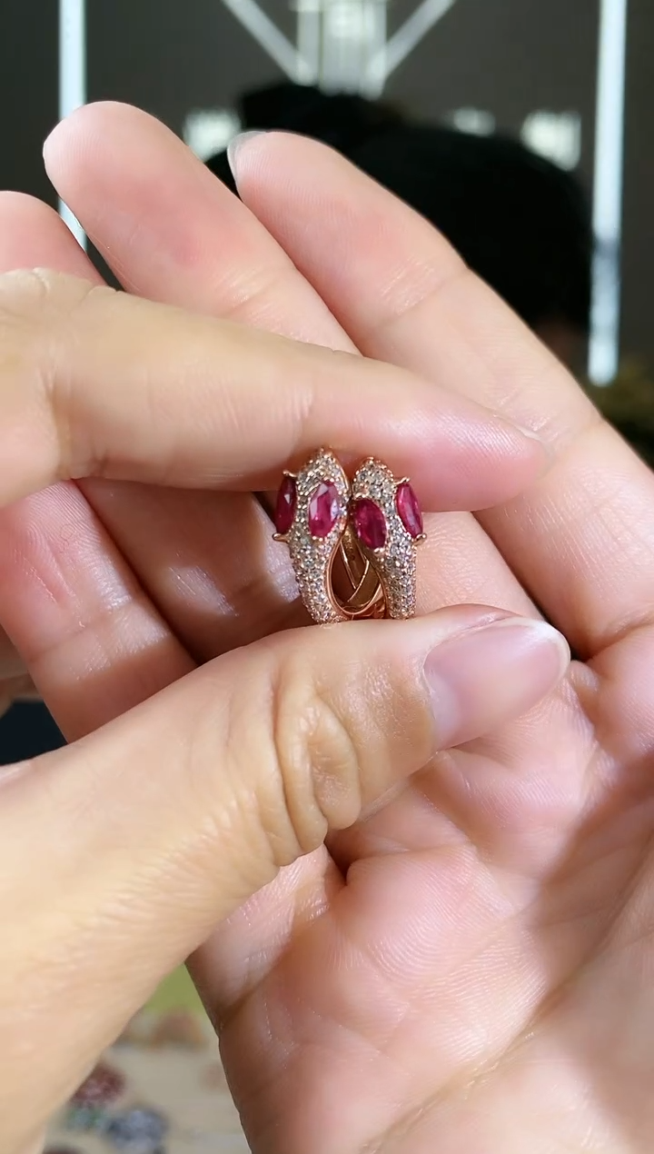 【闪购商品】红宝石耳饰银S925镶嵌耳饰