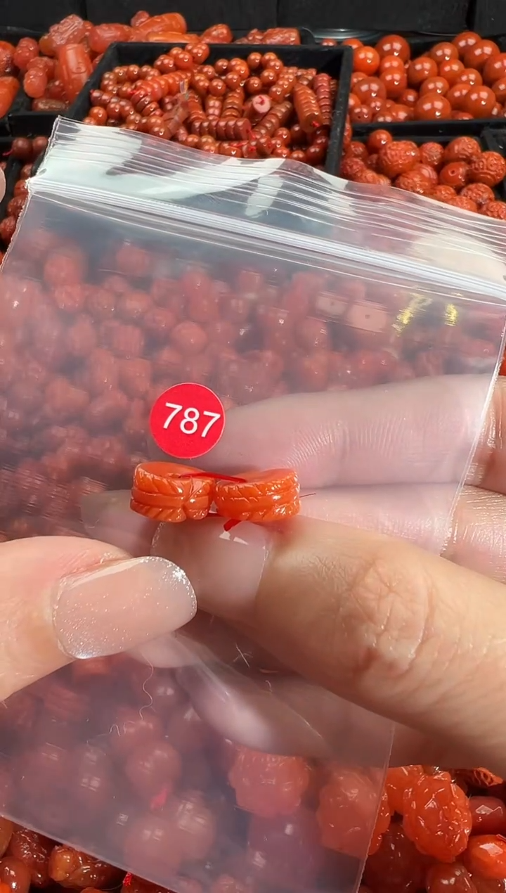 颈饰未镶嵌南红玛瑙1
