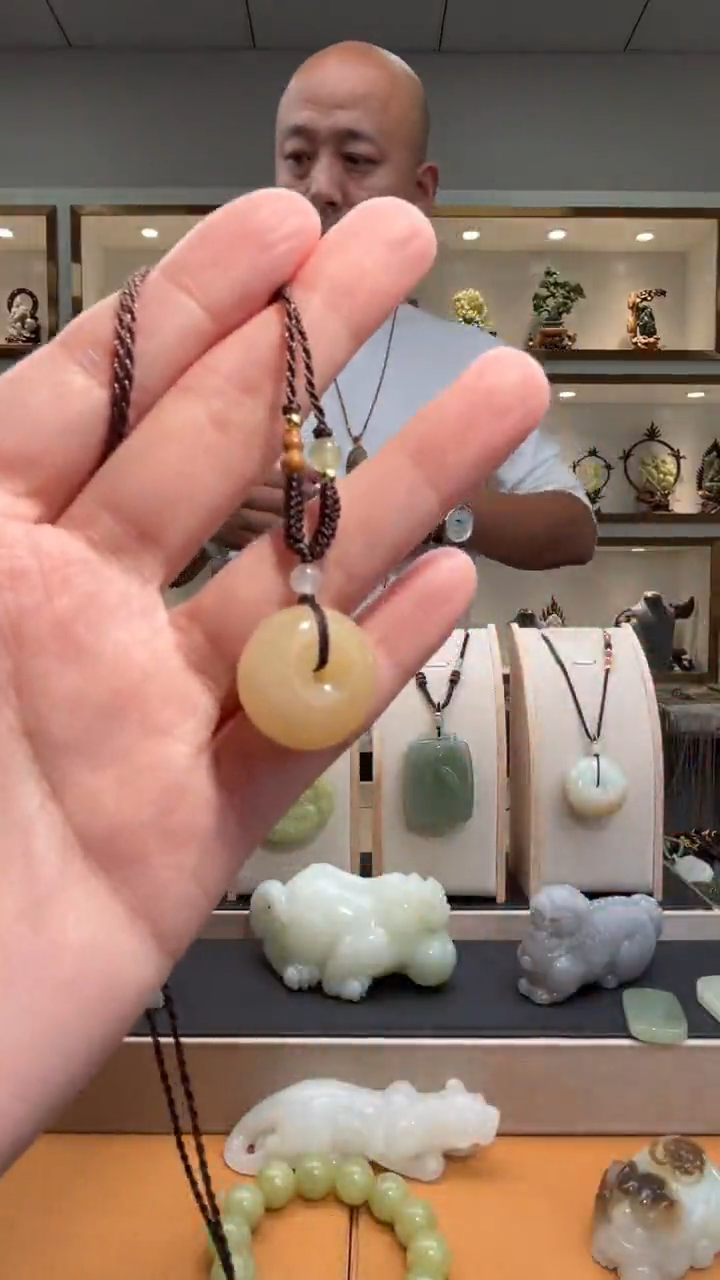 颈饰未镶嵌和田玉苏