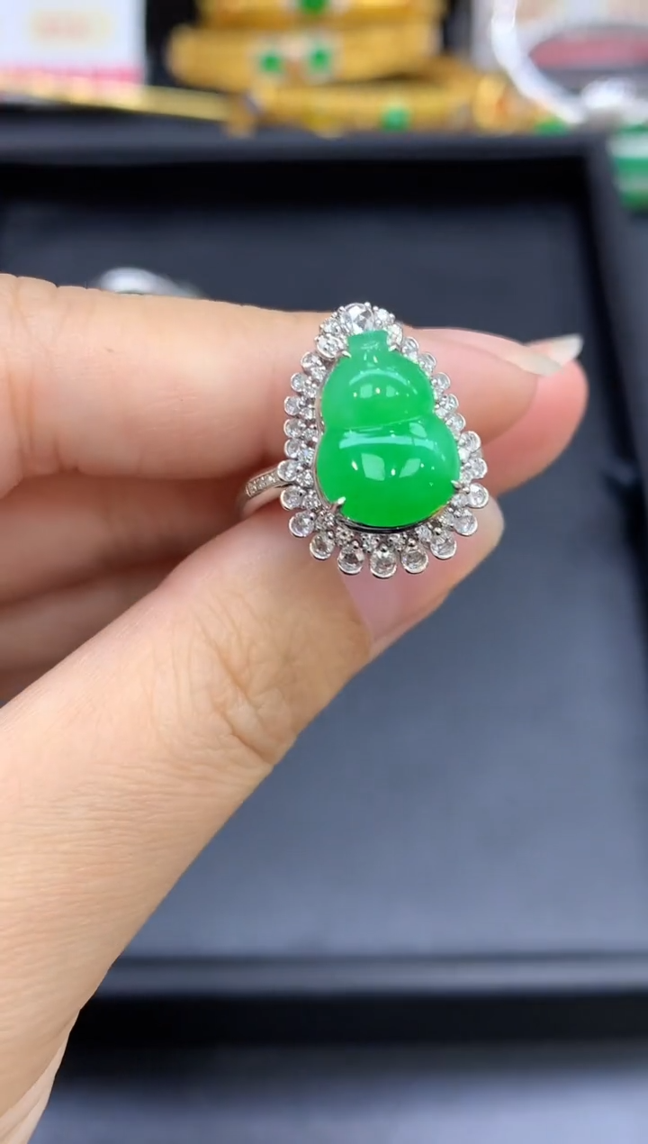 18K金镶嵌戒指翡翠722-中国好珍宝