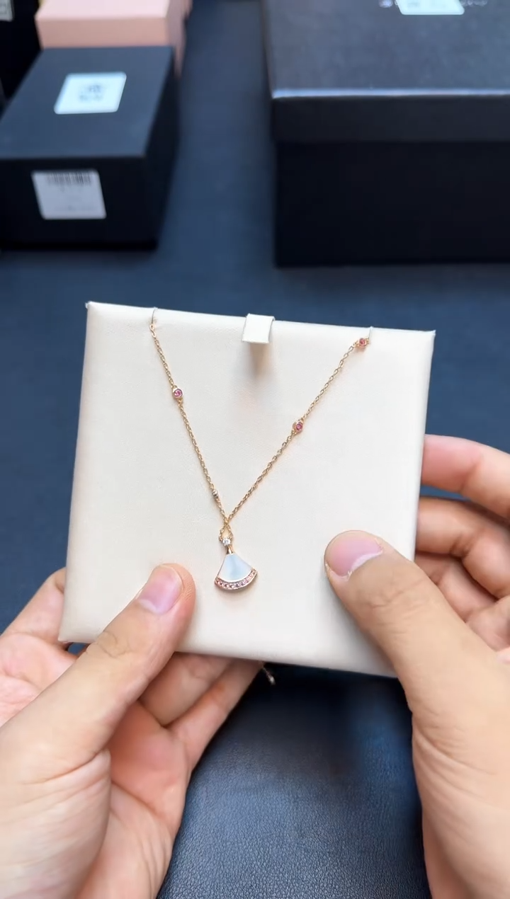 瓷片全新正品一件不留@@WE1168