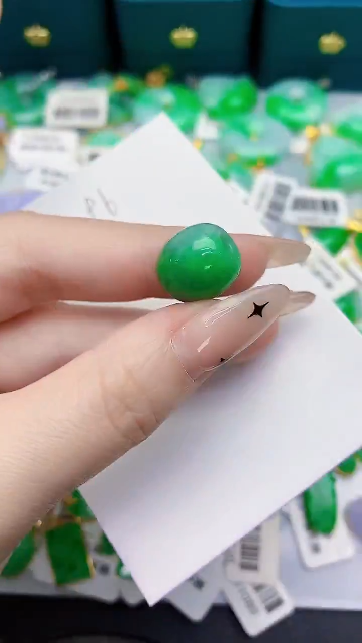 颈饰未镶嵌翡翠缅甸天然翡翠A货