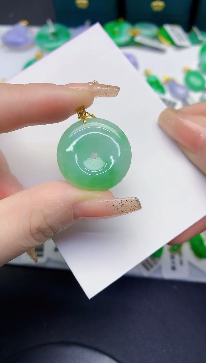 颈饰未镶嵌翡翠缅甸天然翡翠A货