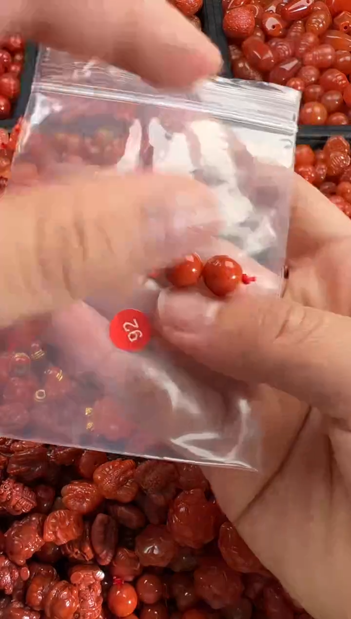 【闪购商品】南红玛瑙颈饰未镶嵌1