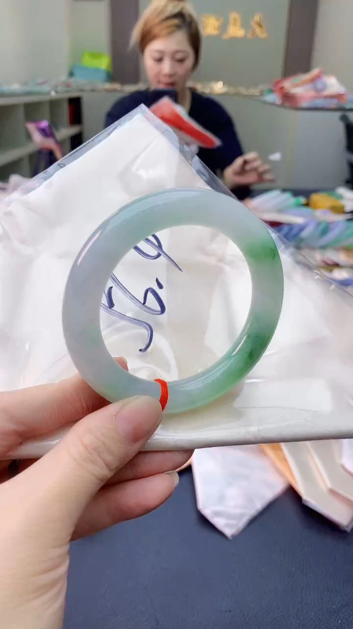 翡翠手镯未镶嵌1036095038
