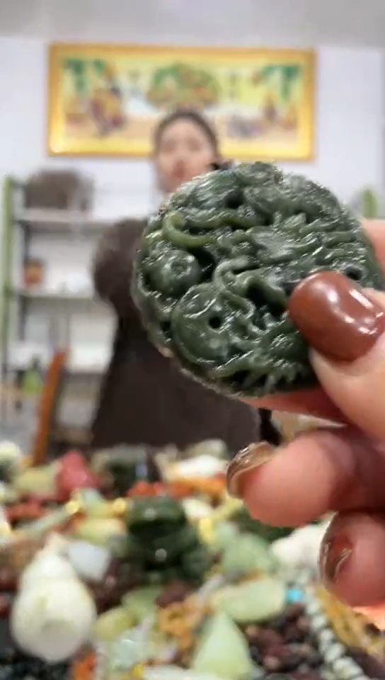 未镶嵌岫玉挂件 