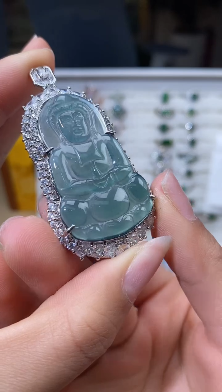 【闪购商品】翡翠吊坠(不含链)未镶嵌天然A货翡翠（多样性发货）