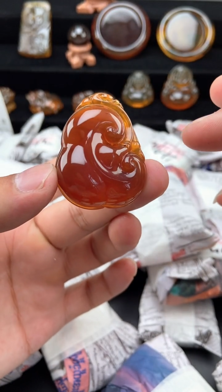 琥珀颈饰未镶嵌橘蜜如意吊坠