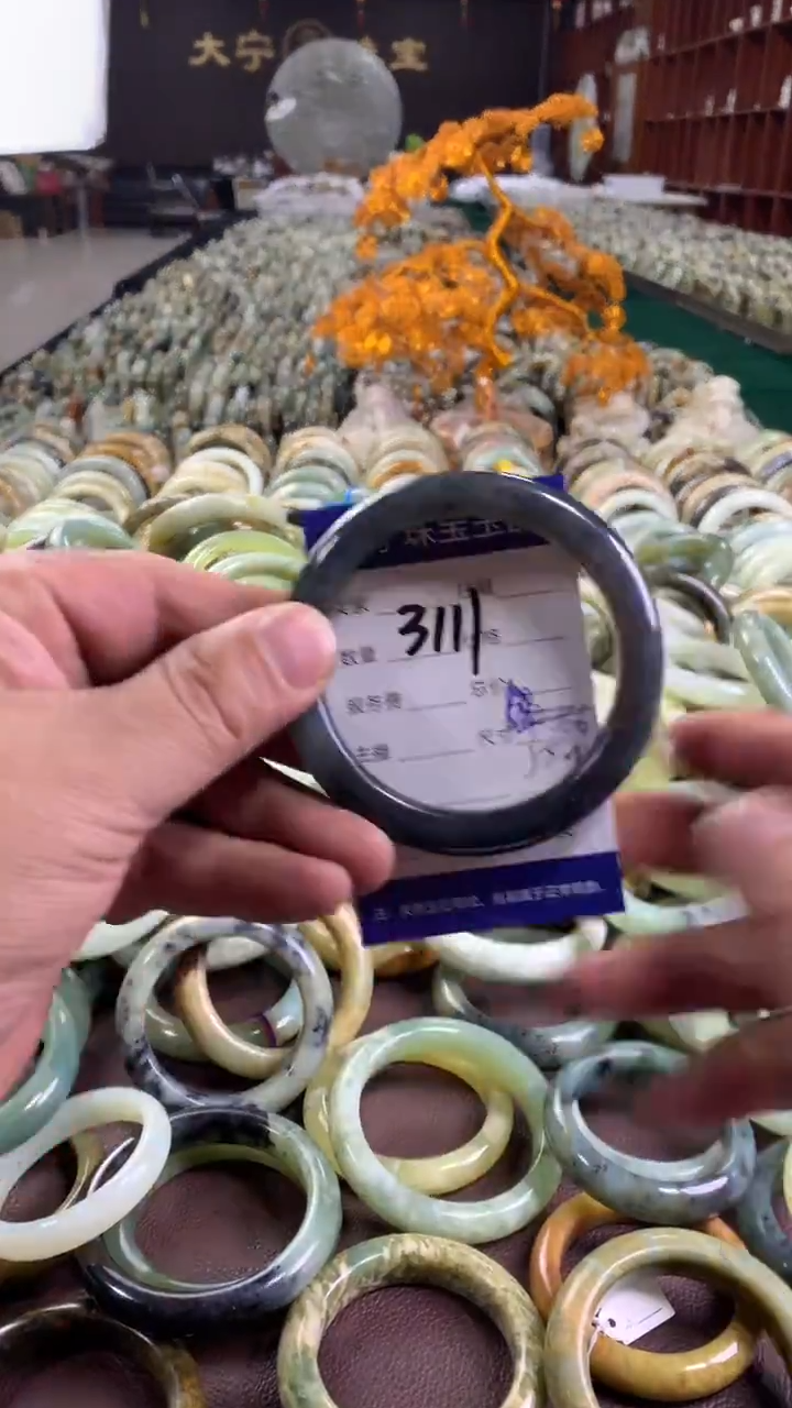未镶嵌蛇纹石玉手镯3111