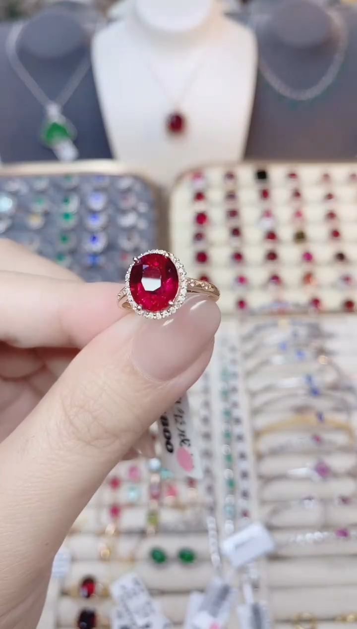 18K金镶嵌碧玺戒指碧玺3.8CT