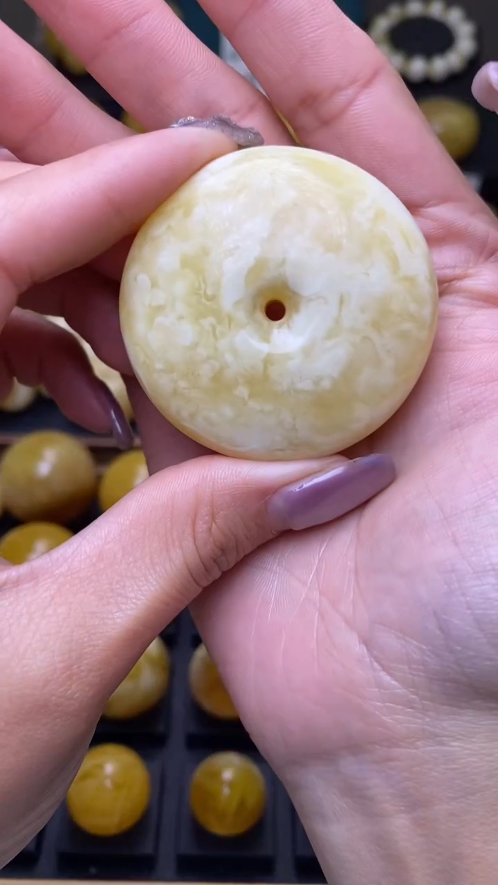 【闪购商品】琥珀裸石未镶嵌葵. 99