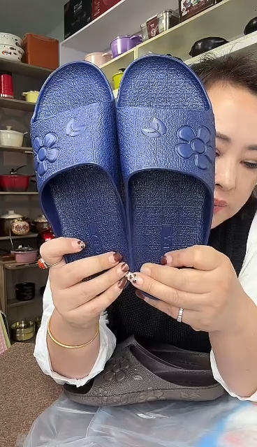 百*蓝色拖鞋男士