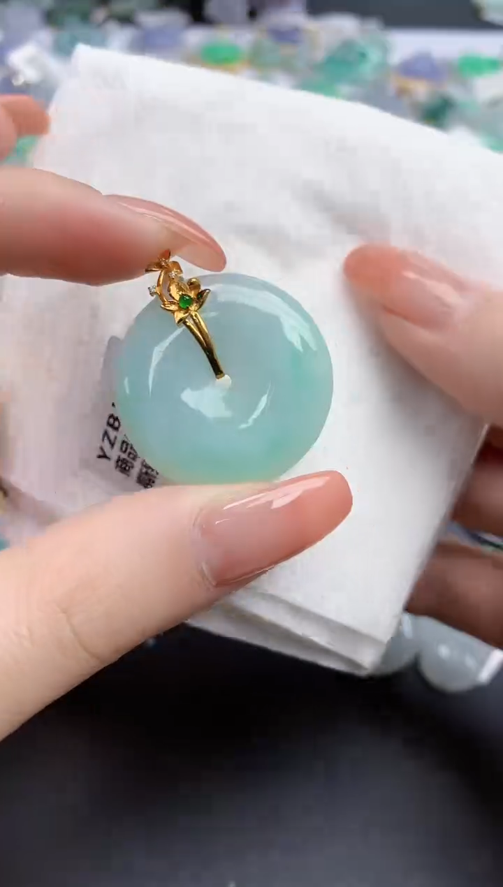 【闪购商品】翡翠颈饰18K金镶嵌天然缅甸翡翠A货