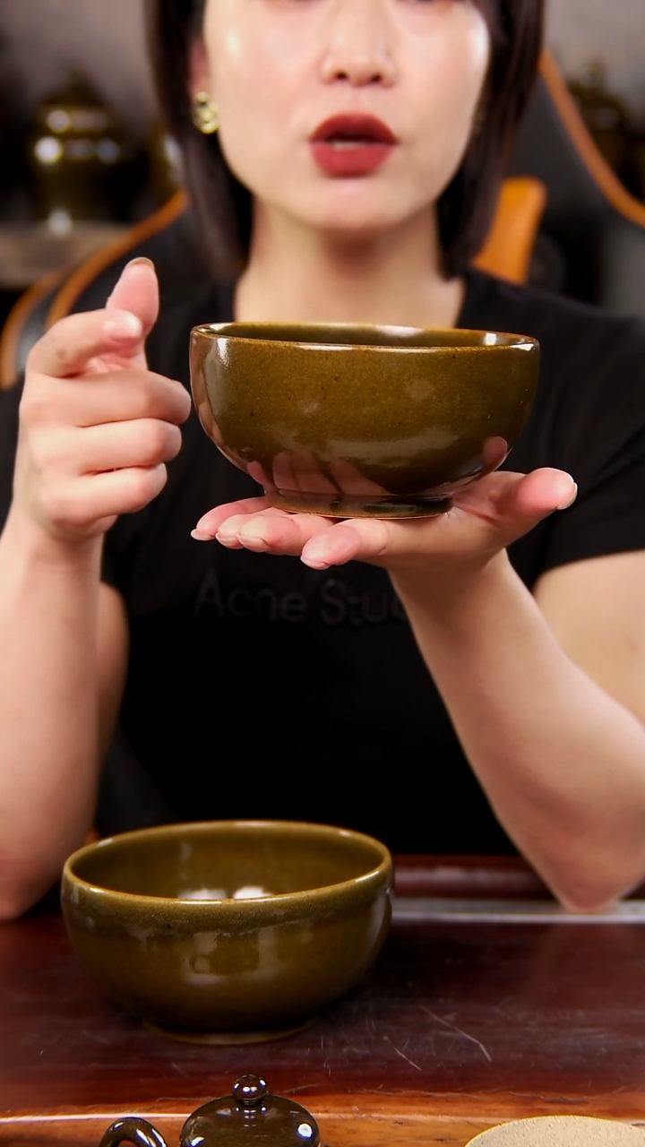 鳝鱼黄色的碗单只