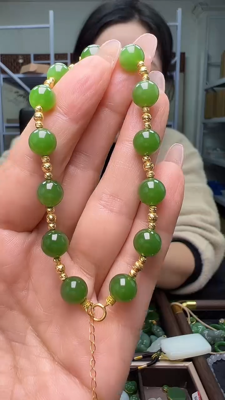 颈饰18K金镶嵌和田玉(多样性发货.发其一）11.06.11