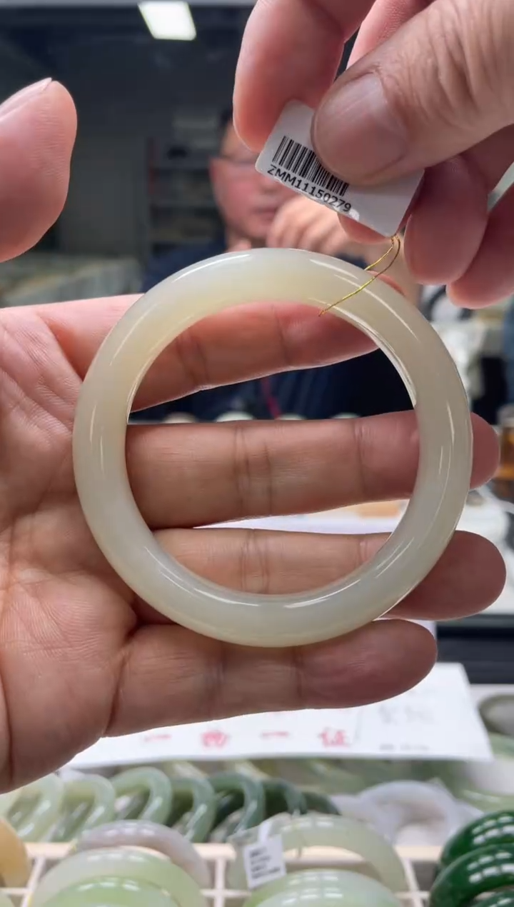 【闪购商品】和田玉手镯未镶嵌编码0279 圈口56-57