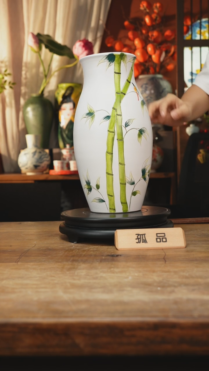 现代景德镇设计师釉下手绘陶瓷花瓶