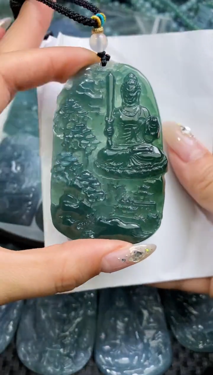 【闪购商品】翡翠颈饰未镶嵌          