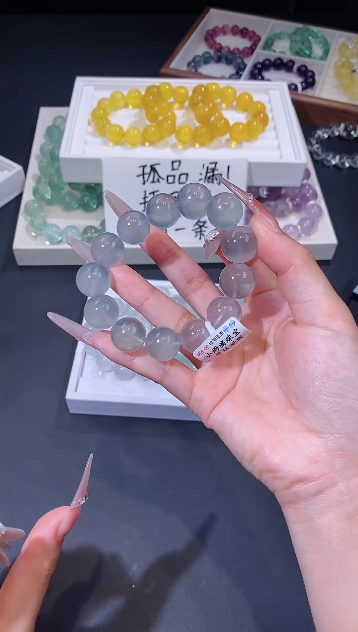 未镶嵌手链萤石124.32烟青萤石手串 多样性发其一