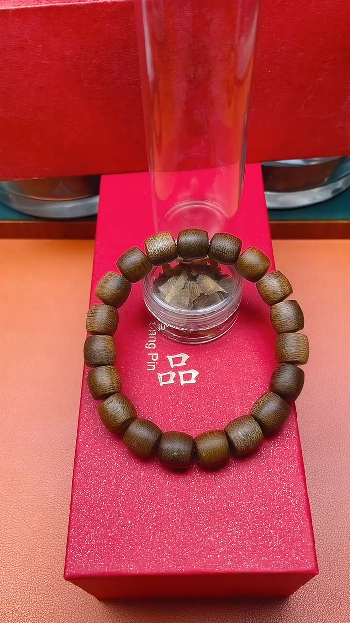 【闪购商品】沉香手串莺歌绿奇楠沉水B1089650