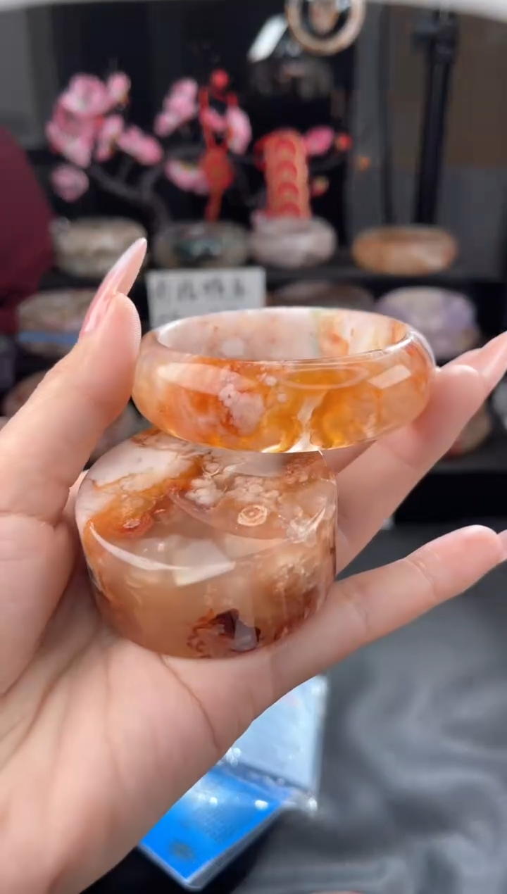 【闪购商品】石英质玉手镯未镶嵌54