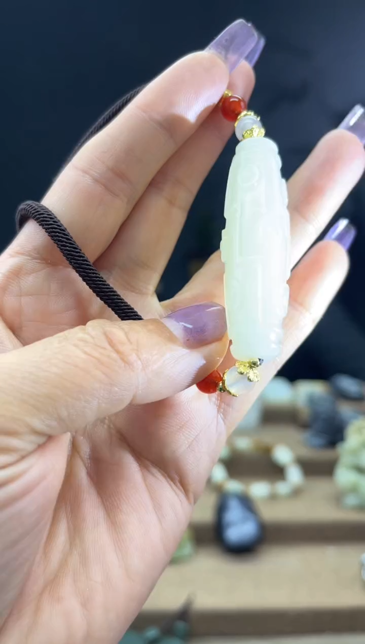 颈饰未镶嵌和田玉1
