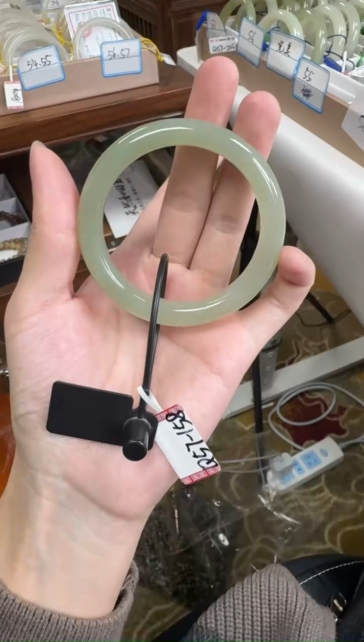 未镶嵌手镯和田玉57