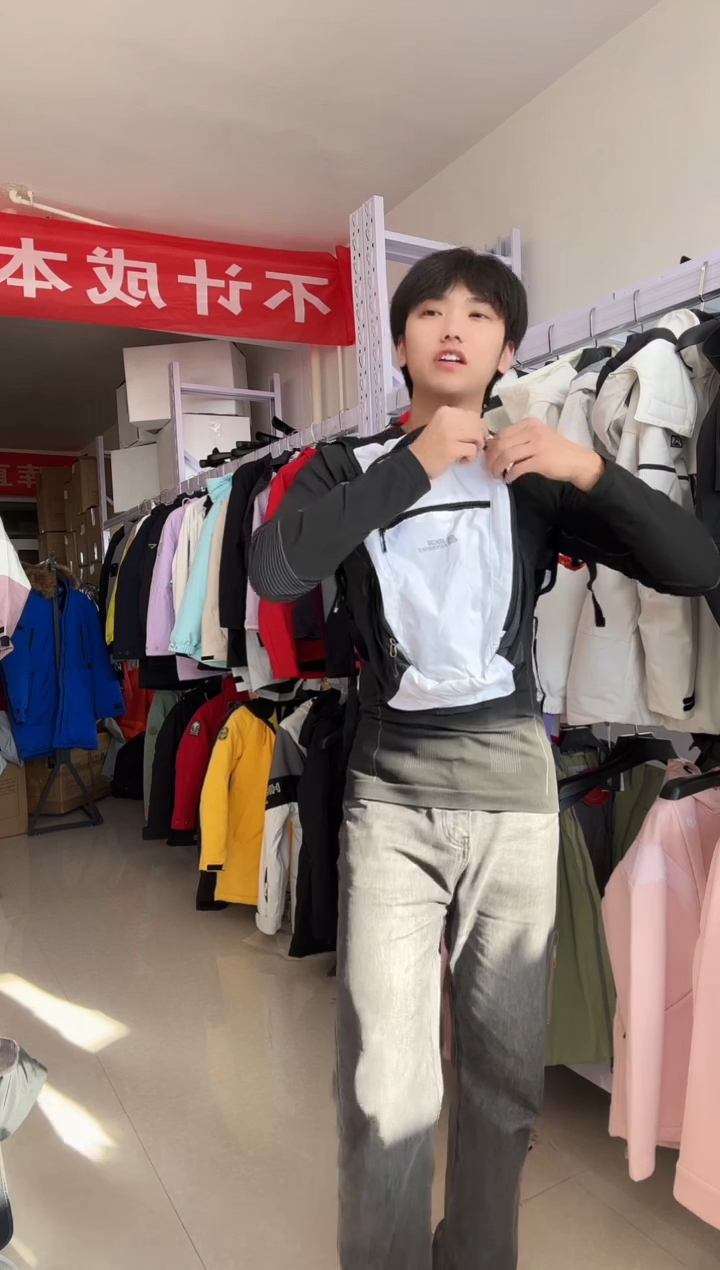 聚酯纤维大货 8801 外贸防泼水户外背包 10L
