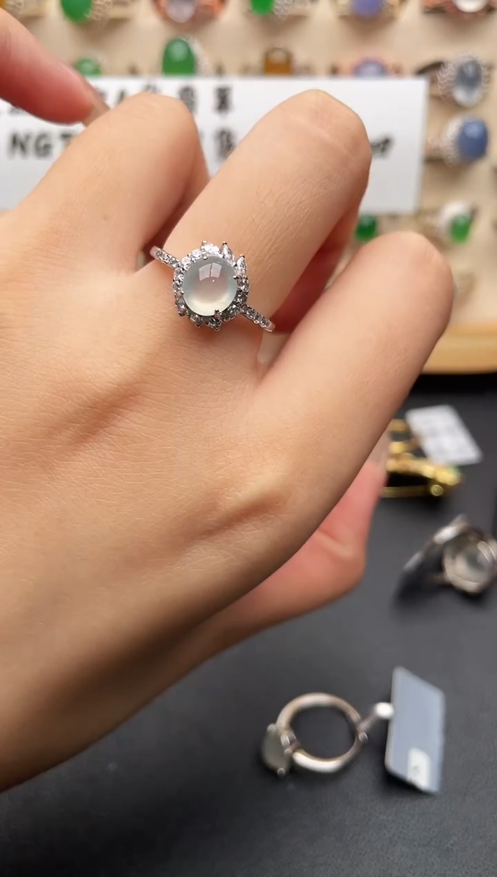 未镶嵌戒指翡翠一物一证一礼盒