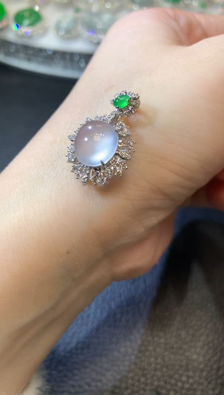 【闪购商品】翡翠吊坠(不含链)18K金镶嵌C79